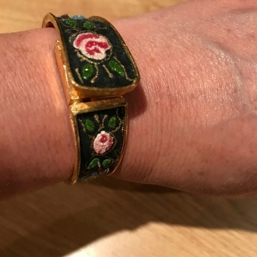 Vintage Pilgrim Hinged Bangle Flower Rose Watch